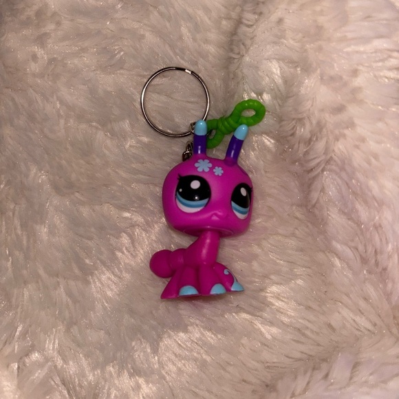 Littlest Pet Shop Pink Keychain - Picture 3 of 5